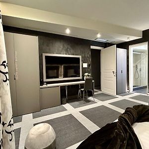 Private Luxury Suites